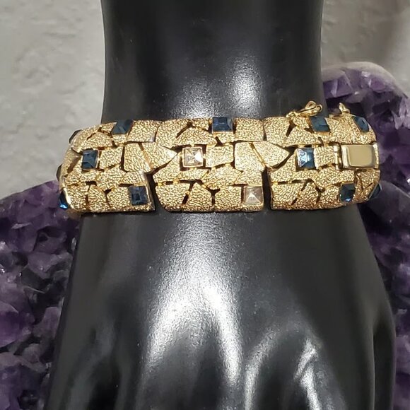 Vintage Trifari Rhinestone Bracelet Blue & Clear Glass Wide Gold Tone 7 1/4" - Picture 2 of 12